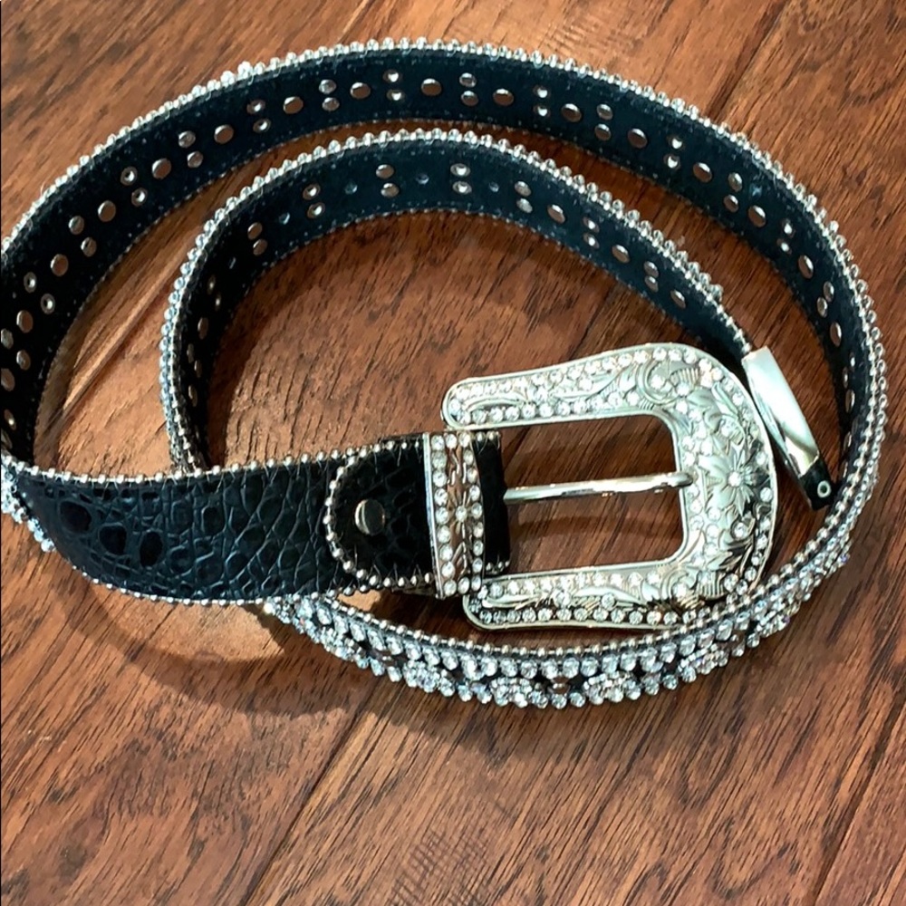 Studded leather belt, large